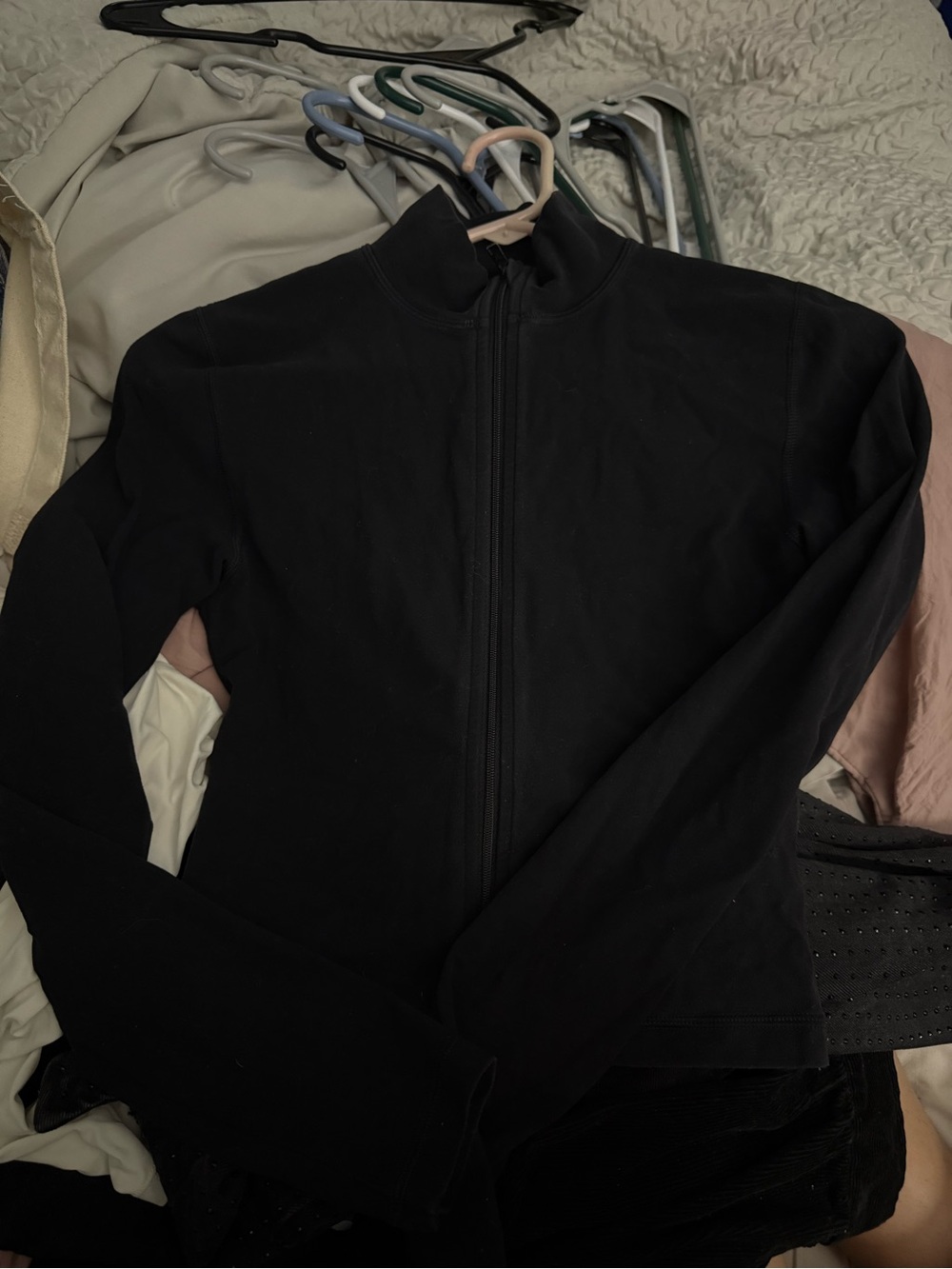 Aritzia - TnAction Butter limit zip-up